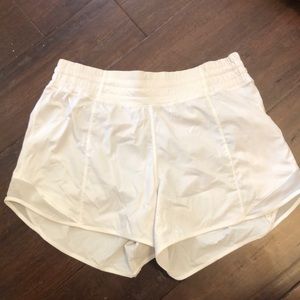 Lululemon Hotty Hot shorts 4”